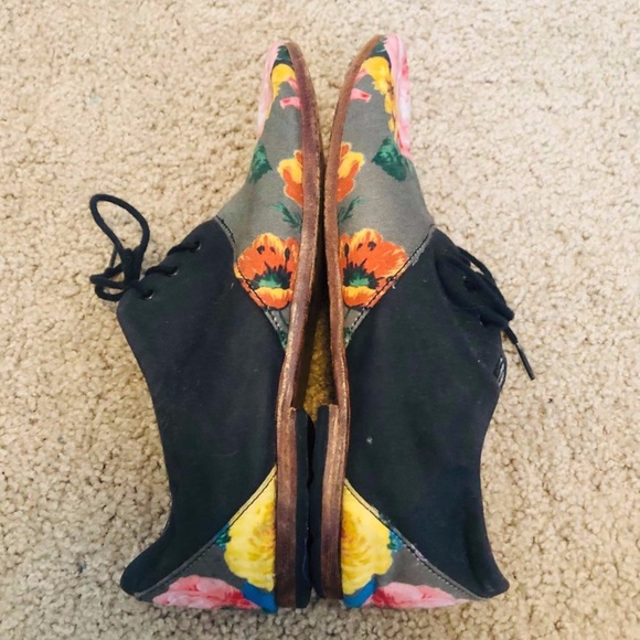 OSBORN Retro Floral Oxfords - Picture 1 of 3